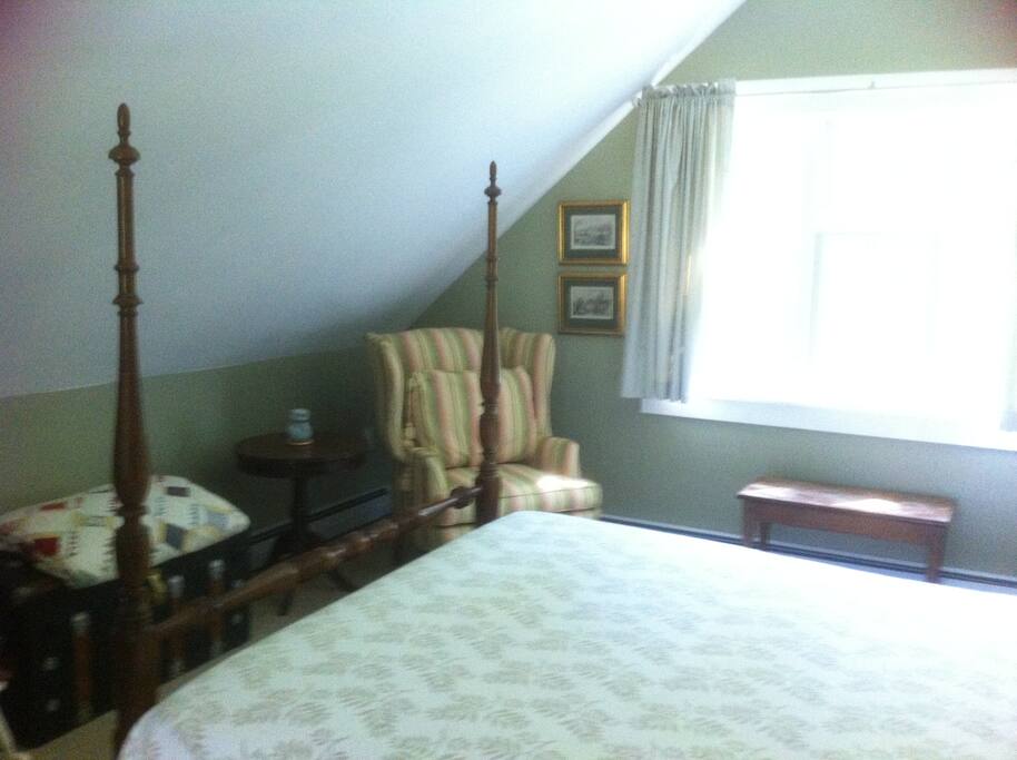 Queen bed