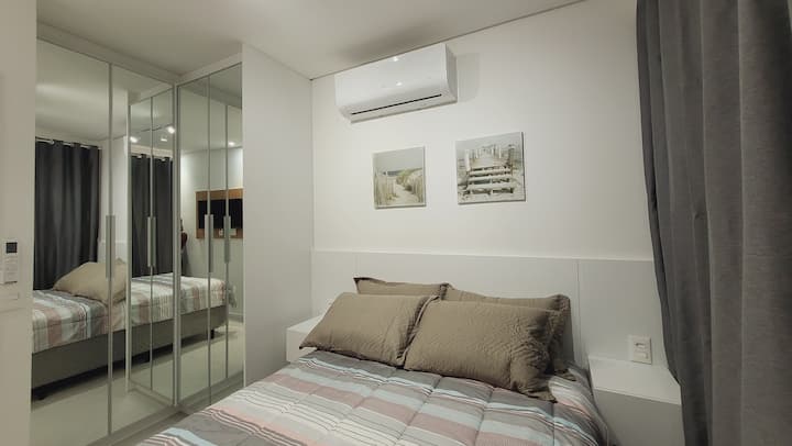 带☆ 双人床的房间
额外的☆枕头☆镜子
存放衣物
☆空调 