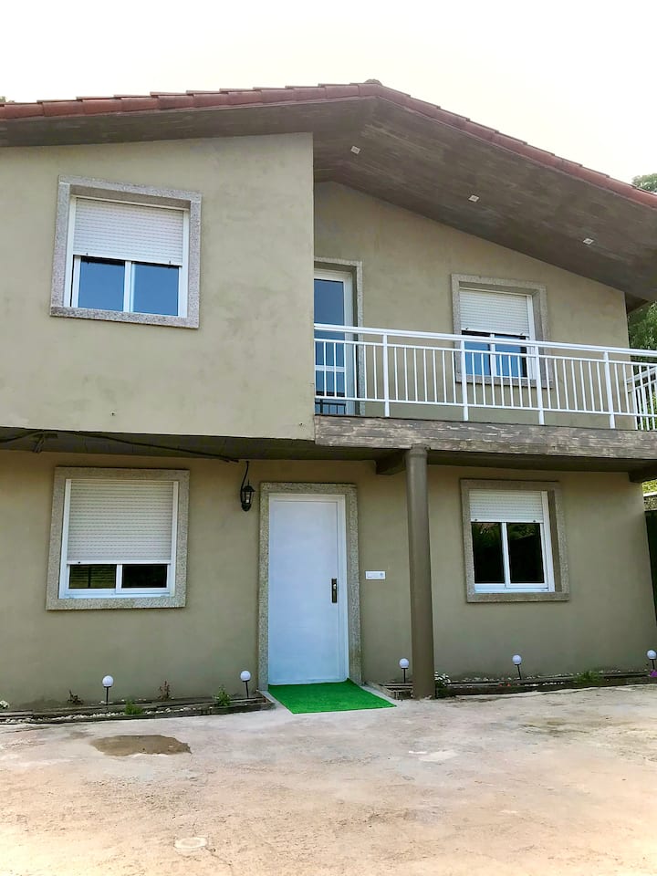 Casa en Coruxo (Vigo) 3 minutes from the beach Houses for Rent in
