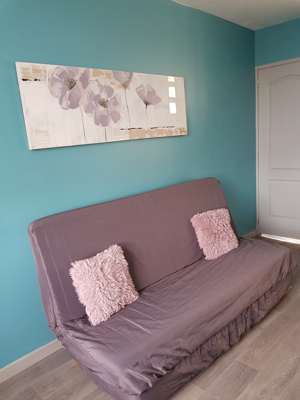 Annonce Airbnb populaire: Apartment F1 sleeps 4 possibility crib à Paray Le Monial