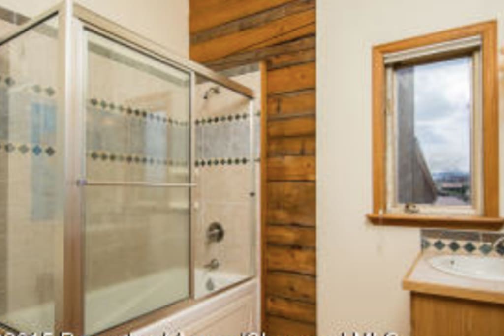 Jetted tub with views of Mt. Sopris