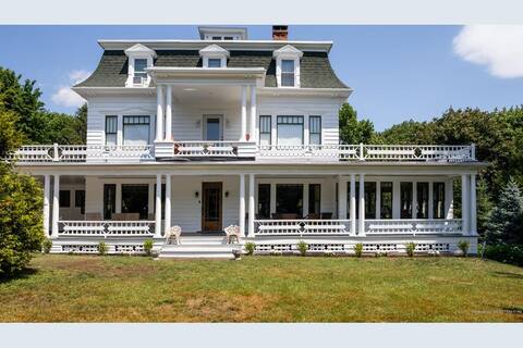 The Sealander House in Southern Maine