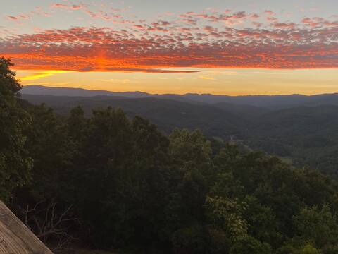 Unbeatable VIEWS!  Hot tub & Fire Pit!