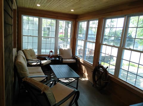 Completely renovated cottage on Lake Champlain