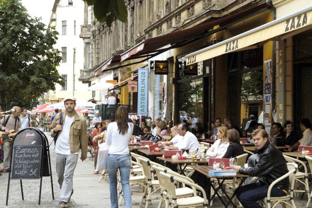 Kastanienallee, just around the corner