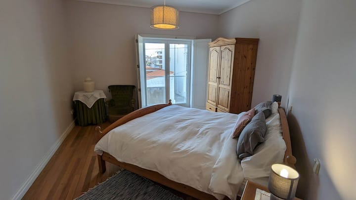 Главна спалня с двойно легло „King size“ на 1-ви етаж