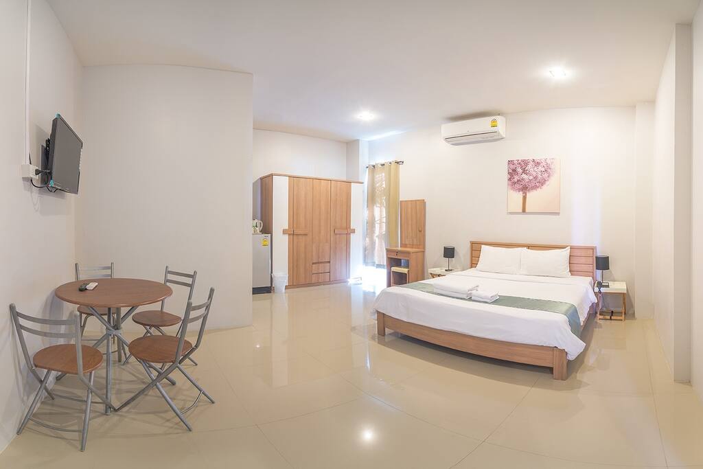 Studio king size bed