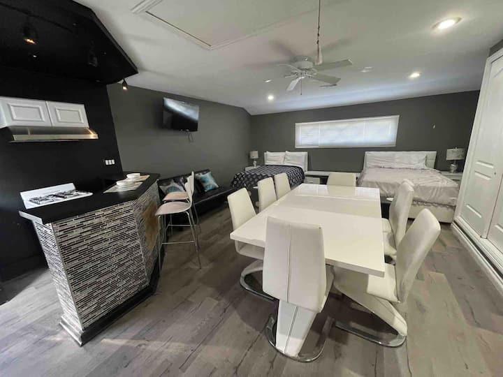 Studio, 15 Min From Disneyland. - Irvine, CA