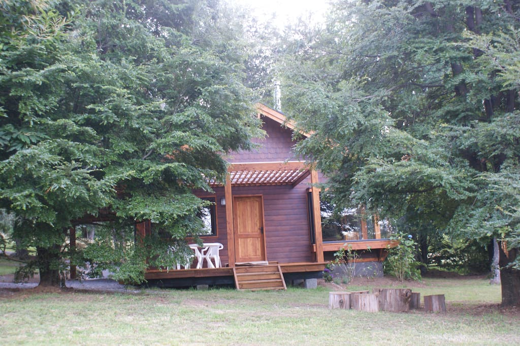 Casa rodeada de árboles nativos.
Surrounded with native trees.