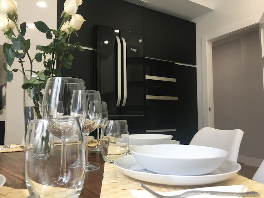 BIG KITCHEN