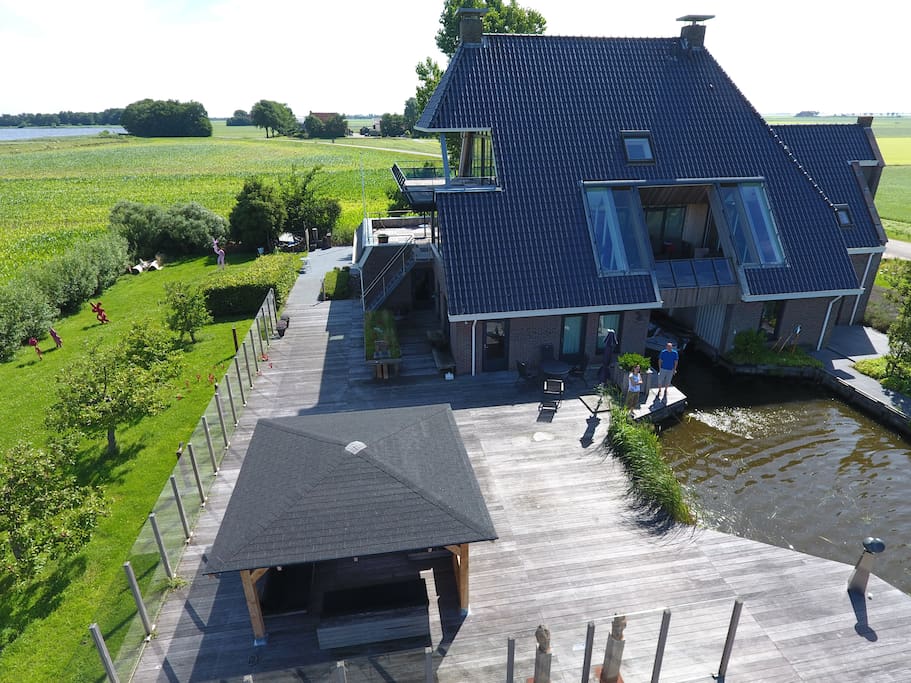 Ons huis met terras en buitenhuiskamer