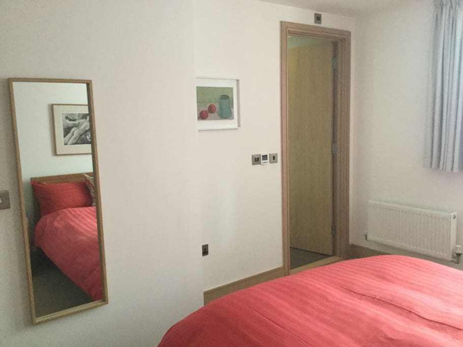 Queen room