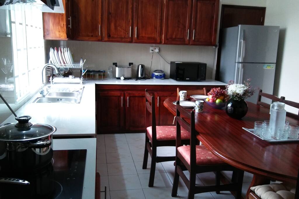 Fully equipped kitchen.