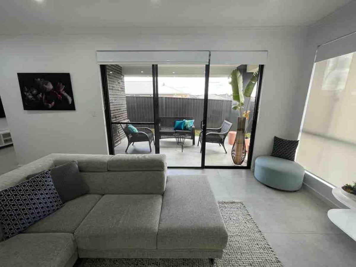 Neat 4 Bedroom in Catherine Fields, photo 3