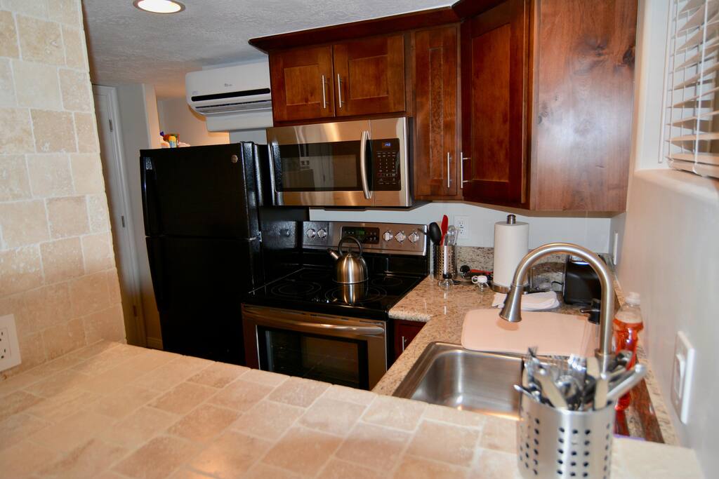 Full kitchen