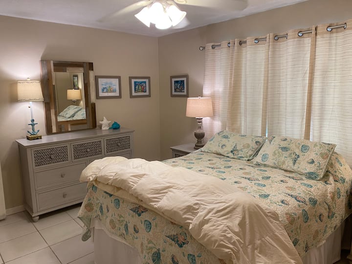 Grande 3ème chambre avec lit Queen