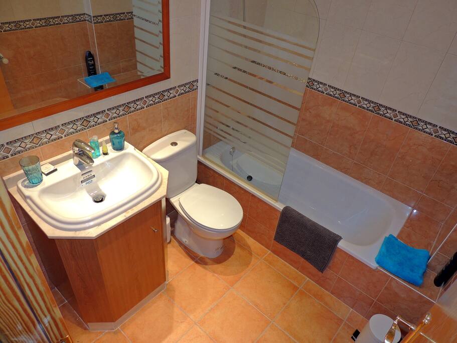 Baño con bañera