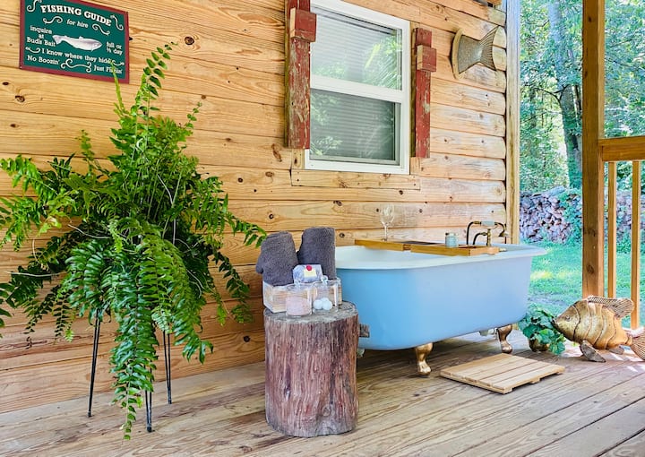 Cozy cabin Lake Guntersville. Cabins for Rent in Guntersville