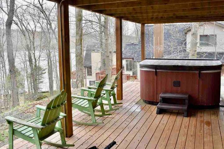 Martin S Lakefront Cottages Tafton Pa 18464