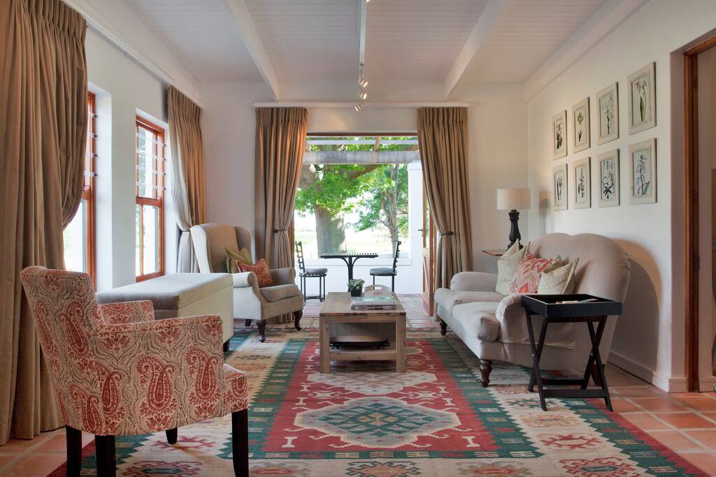 Shiraz Main Lounge
