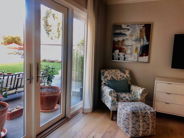 Modern Getaway in Long Beach gallery image 3