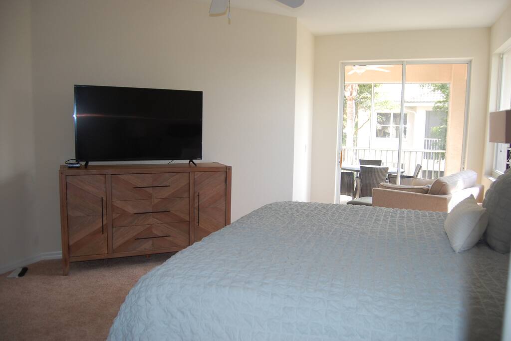 Master King Bed