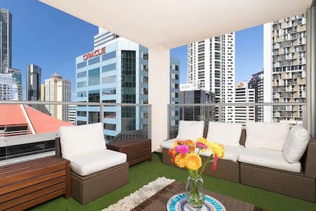 Homely Stylish & Spacious in the Heart of the City