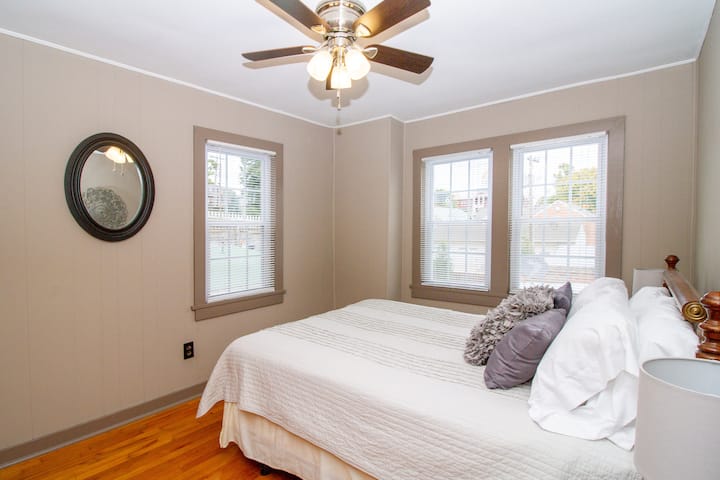 საძინებელი 1