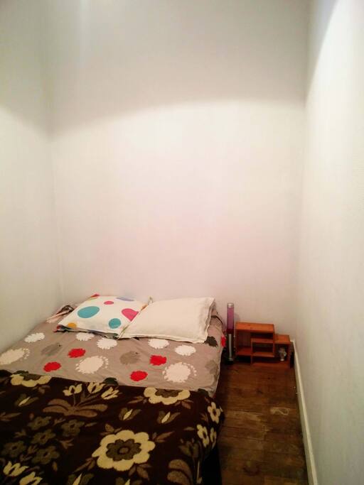 Guest bedroom