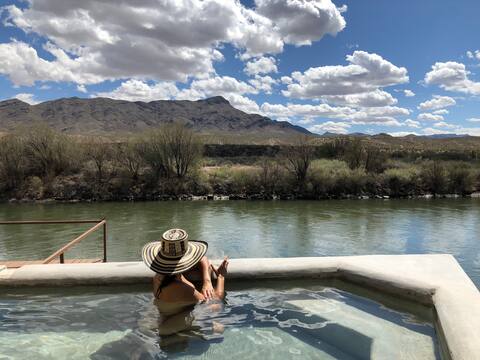 Riverside Hot Springs Private Retreat