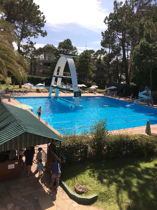 Vista desde la entrada al piscina !!