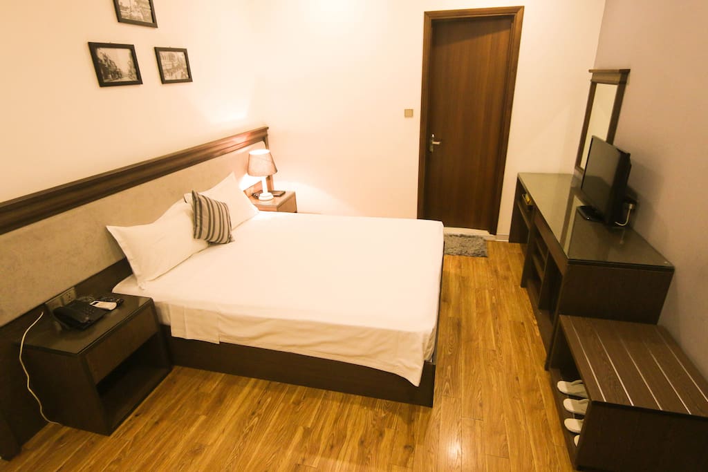 This is a cozy zone with small pictures on the wall