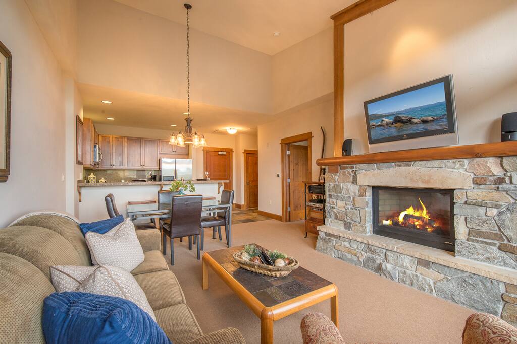 living room fire pace & flat screen TV