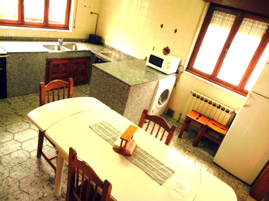 COCINA-COMEDOR