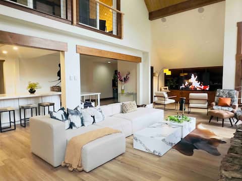 *New* Beaver Creek Holden road Ski-in Chalet