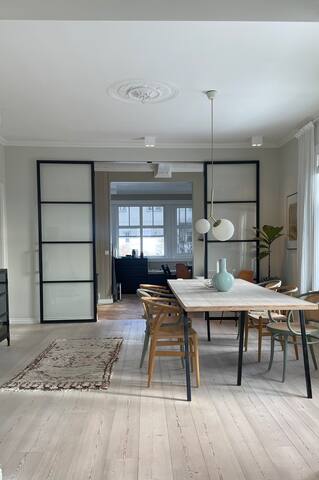 Sjarmerende enebolig med hage og terrasse. gallery image 5