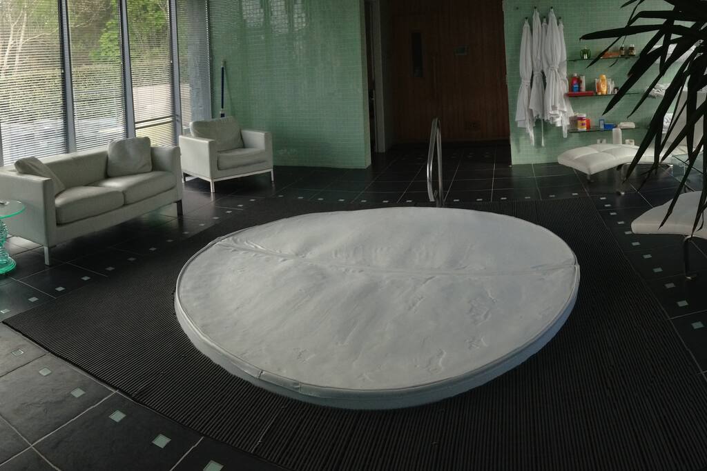 Villa Jacuzzi Room