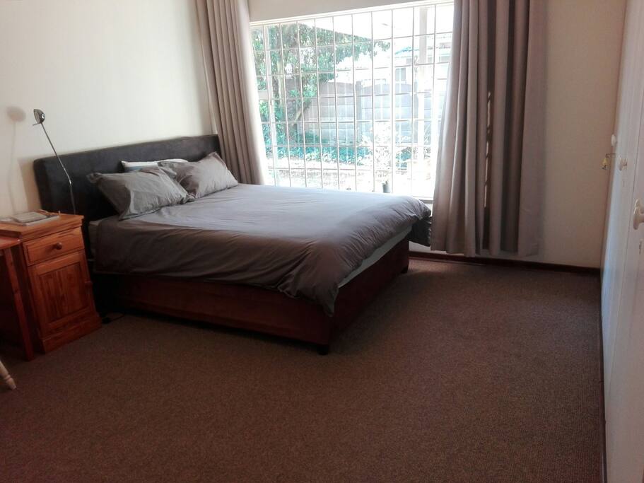 Queen size bed