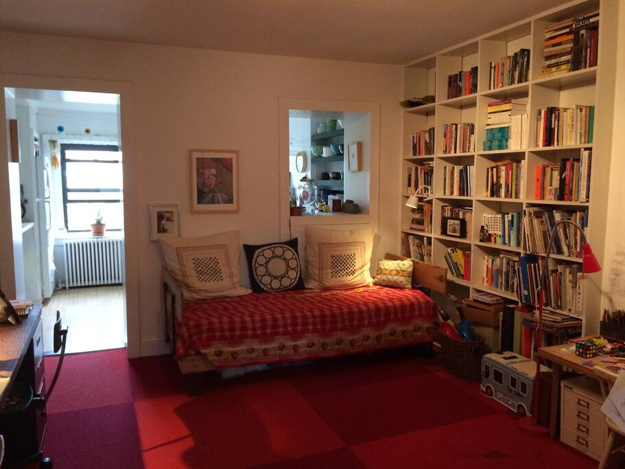 Middle Room (daybed, desk, etc.)