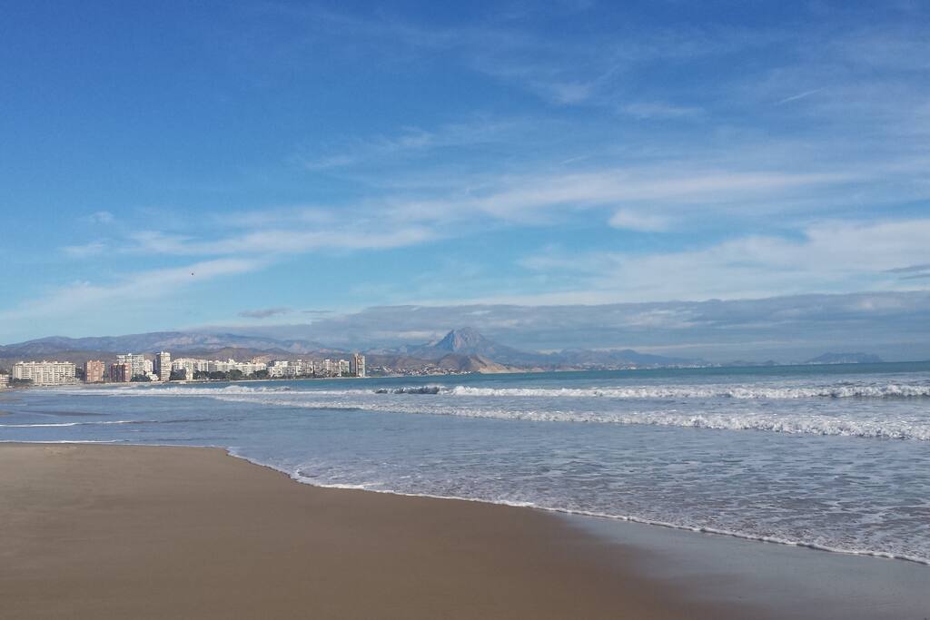 Playa San Juan y Campello.