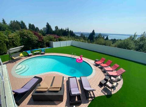 8 Bedrooms 12 Beds “Breathtaking” View & Pool!