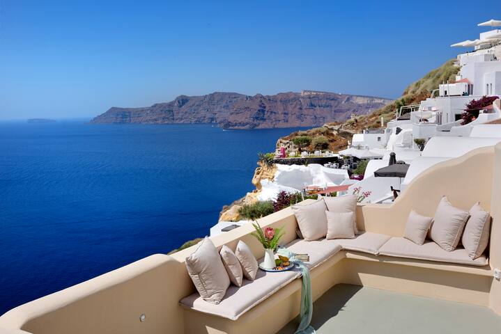 Archon Villa by K&K (outdoor jacuzzi) gallery image 3