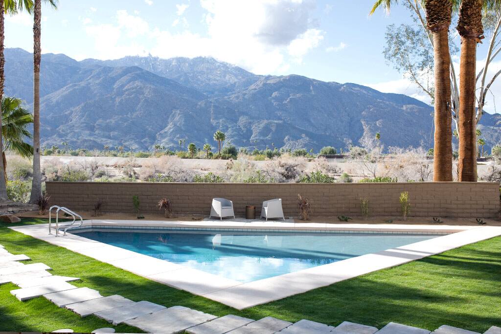 MOUNTAIN VIEWS FROM SWIMMING POOL - THE PEACH RESIDENCE - PALM SPRINGS VACATION RENTAL POOL HOME