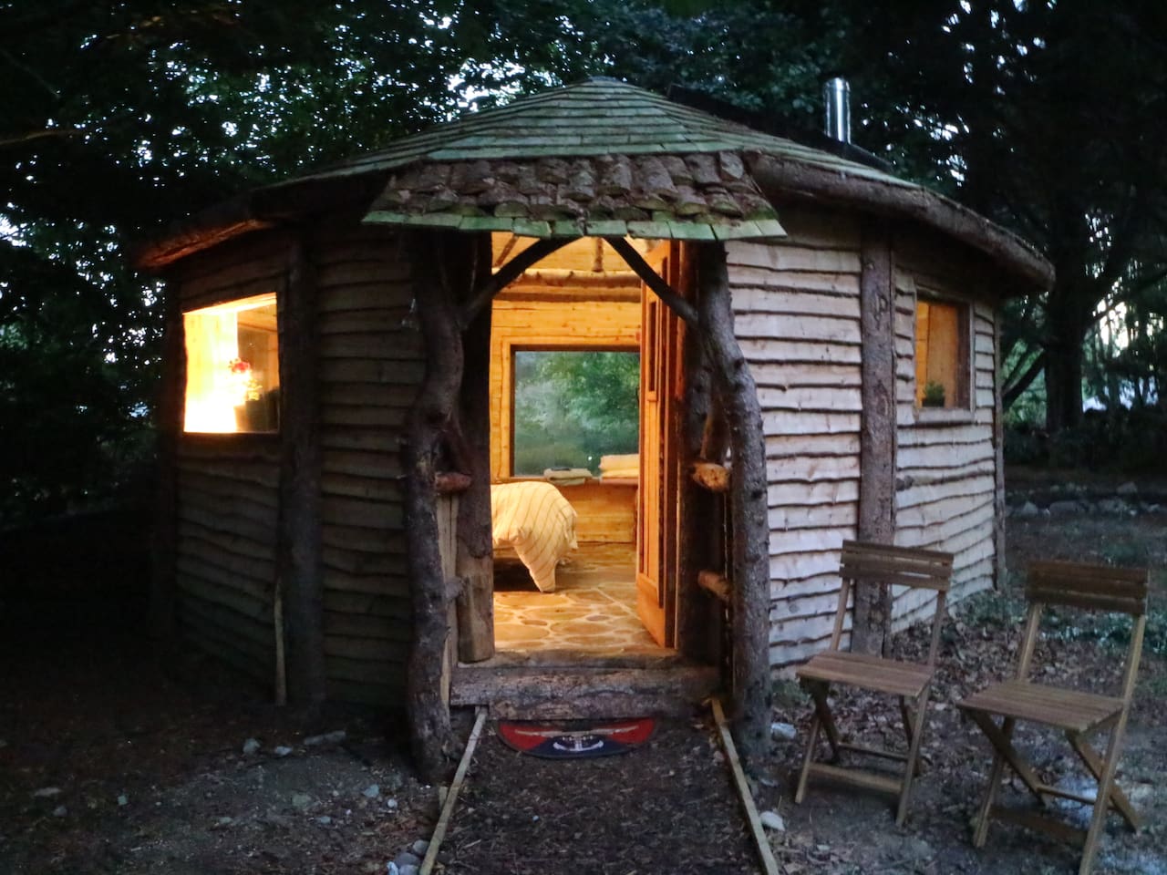 Magical Lakeside Yurt