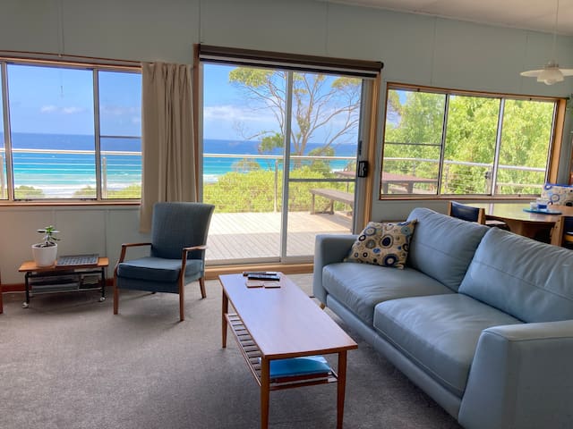 Stunning Views @Periton Lodge: 1950s Beach House
