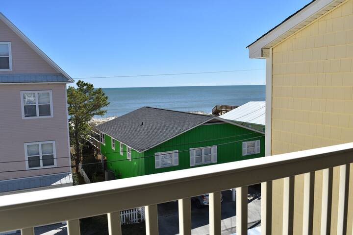 Surfer's Crossing: Family Friendly Oceanview Condo