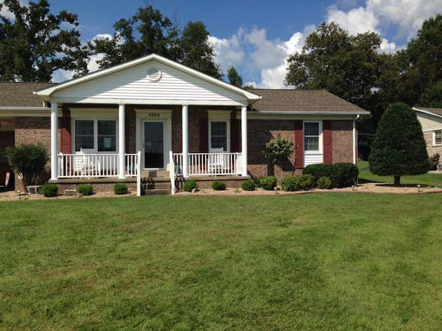 NICE HOME ONLY 20MIN TO MURRAY & 30 MIN PADUCAH