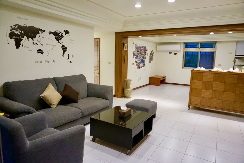 公共區域_客廳沙發及餐廳
Share area _living room and restaurant(dining room)