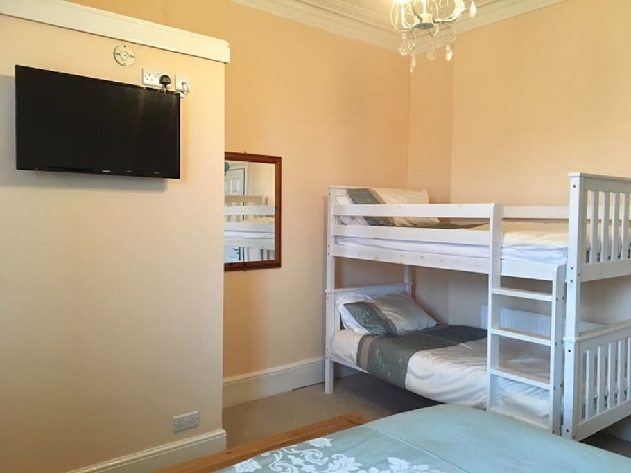 Guest room