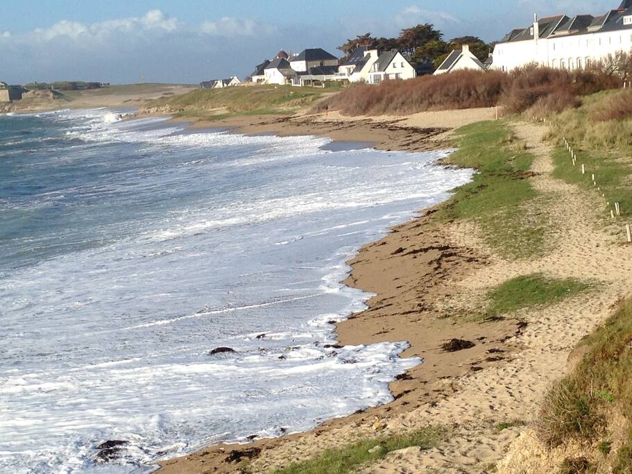 plage face a la maison,